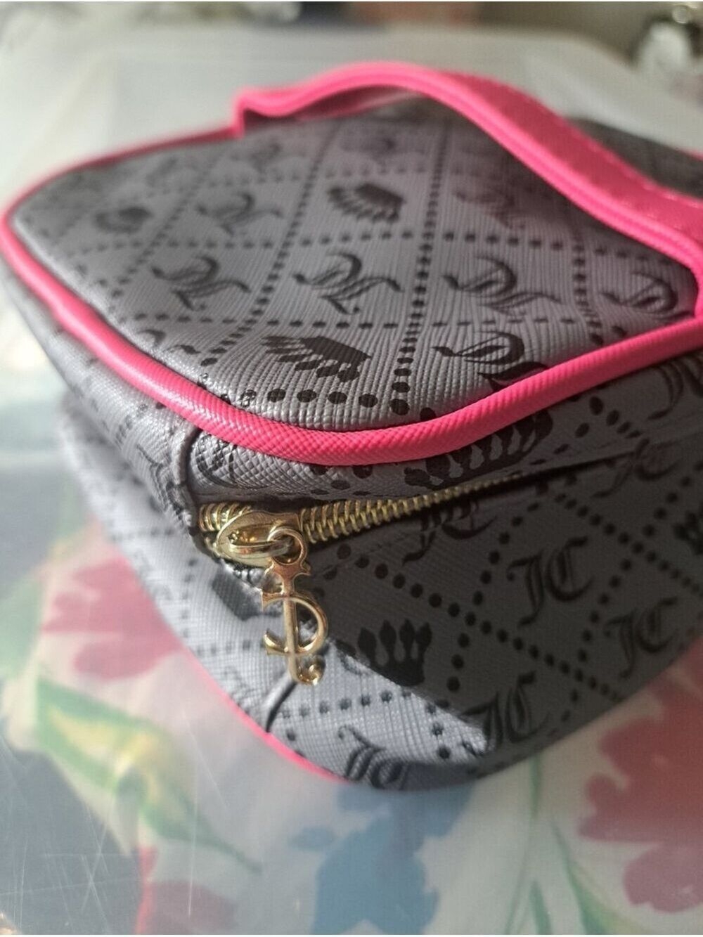 Juicy Couture Monogram Cosmetic Travel Case with Hot Pink Trim square zip around - Picture 6 of 6